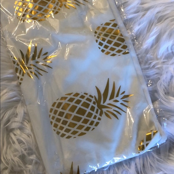 Pineapple Pillowcase Cover - Picture 3 of 4
